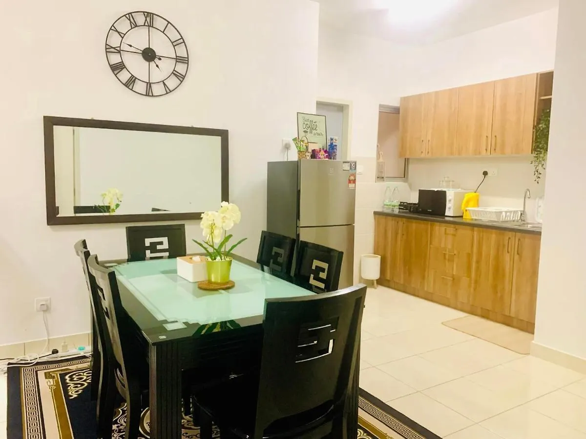 Umar Homestay - Alanis Klia Sepang 0*,