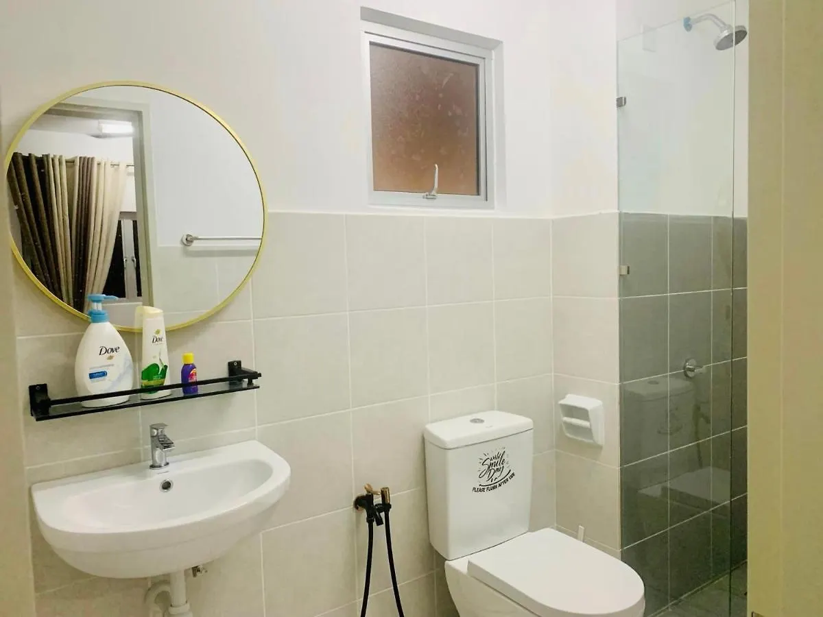 Umar Homestay - Alanis Klia Sepang Apartment