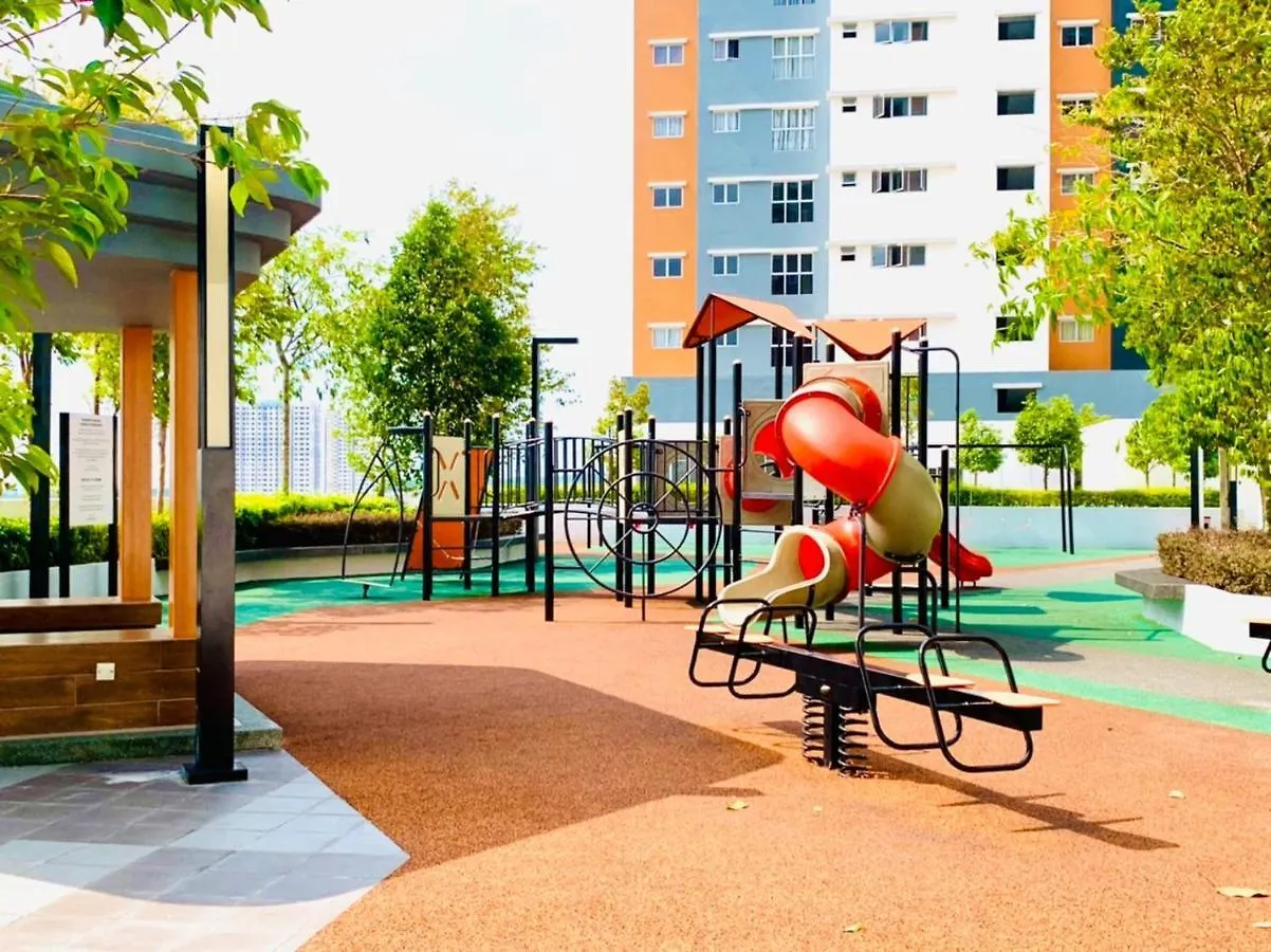 Apartment Umar Homestay - Alanis Klia Sepang